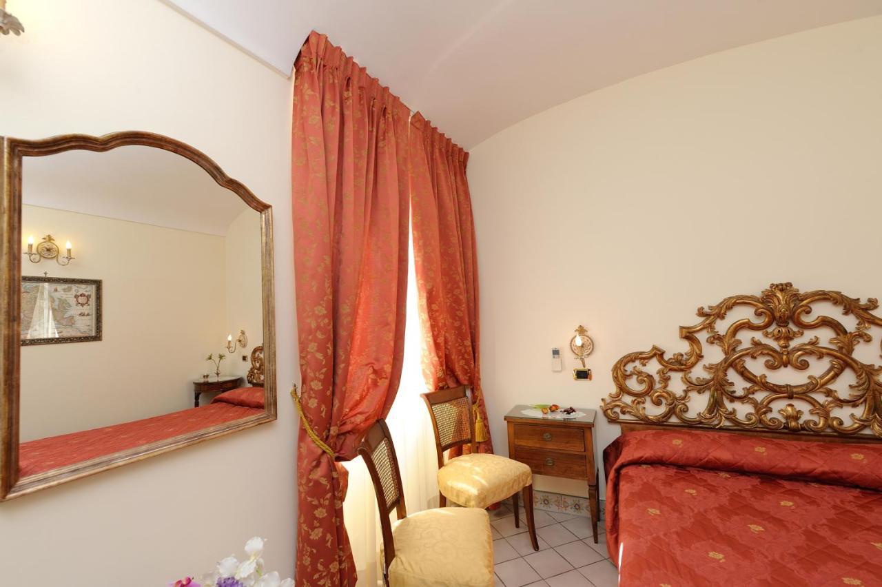 Amalfi Old Square Room & Apartments Zewnętrze zdjęcie