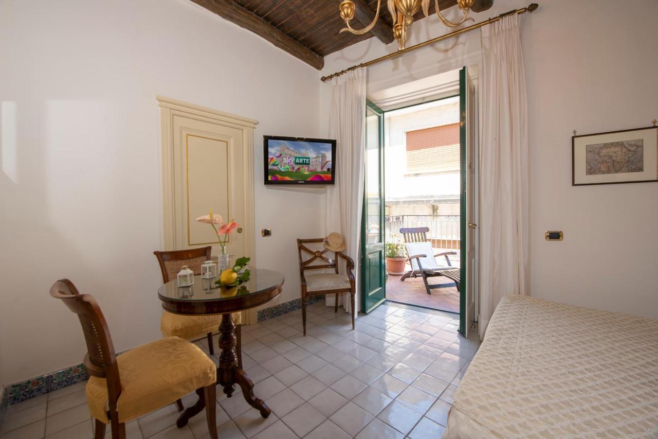 Amalfi Old Square Room & Apartments Zewnętrze zdjęcie